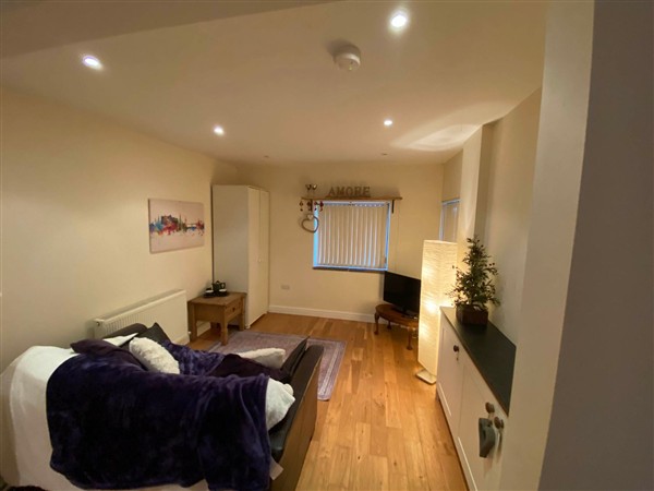 Cosy stable conversion between Sheffield & Leeds in West Yorkshire