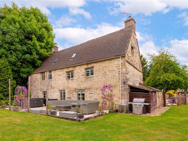 Cotswold Valley Court Manor in Gloucestershire