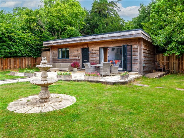 Cotswold Valley View Retreat in Gloucestershire