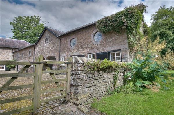 Courtyard Cottage in Powys