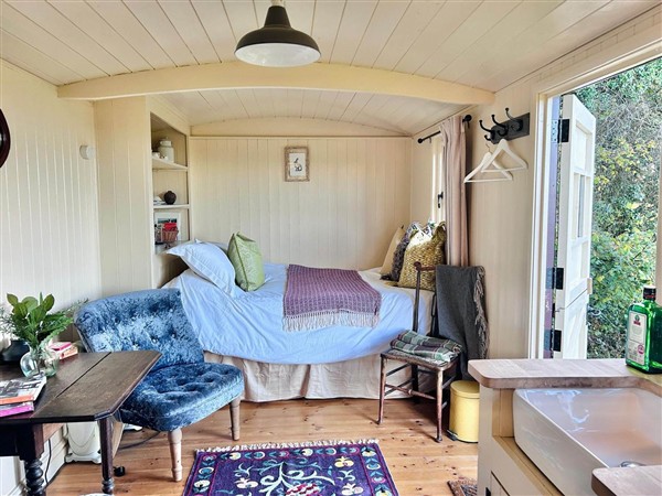 Cozy Cabin Retreat near Chepstow in Gwent