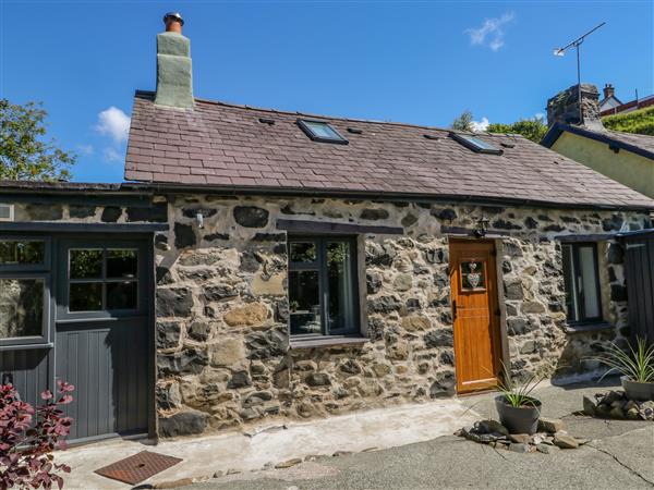 Crabapple Cottage in Llanfairfechan, Gwynedd