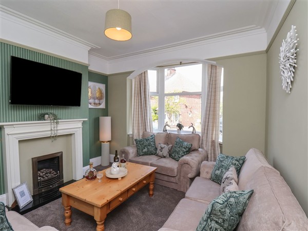 Crescent Bay House, 