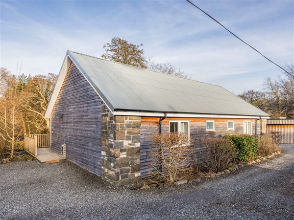Crianlarich Retreats - Almond Cottage - Riverside Hideaway in Perthshire
