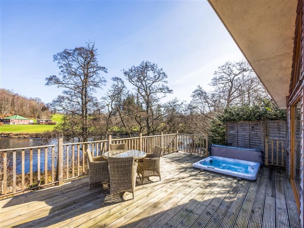 Crianlarich Retreats - Riverbank Cottage in Perthshire