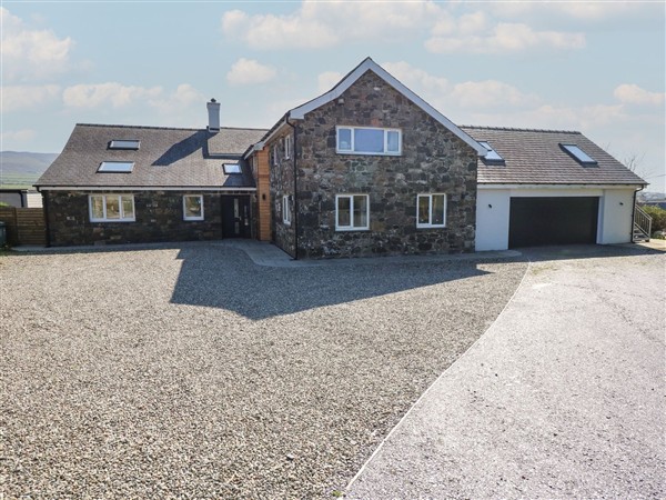 Criw in Bryncroes near Sarn Meyllteyrn, Gwynedd