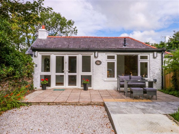 Cromlech Cottage at Cromlech Manor Farm, 