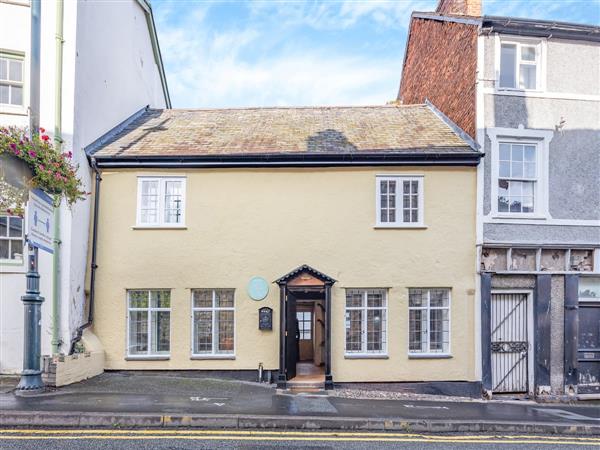 Crown Cottage in Denbighshire