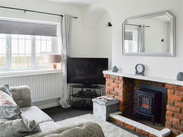Crown Farm Cottage in Croft, near Skegness, Lincolnshire