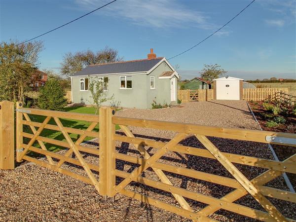 Curlew Cottage in Thorpe St Peter, near Skegness, Lincolnshire