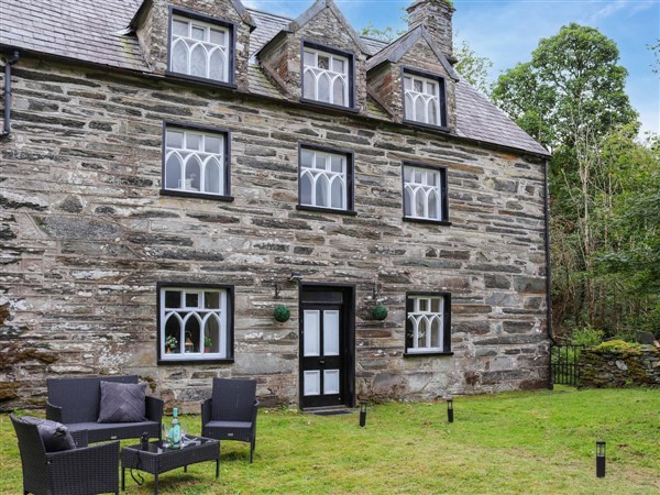 Cynfal Fawr Farmhouse in Gwynedd