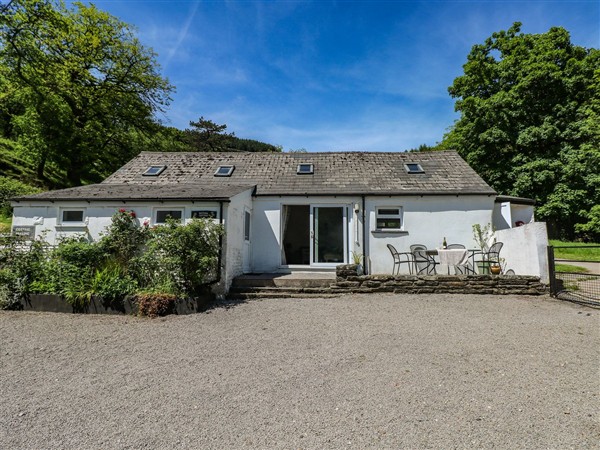 Daffodil Cottage in Mid Glamorgan