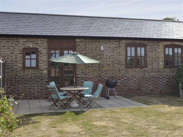 Decoy Farm Holiday Cottages - The Haybarn in High Halstow, near Rochester, Medway