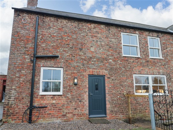 Elm Tree Cottage in Dalton Near Thirsk, North Yorkshire