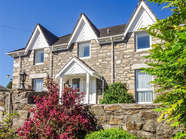 Elmwood West in Perthshire