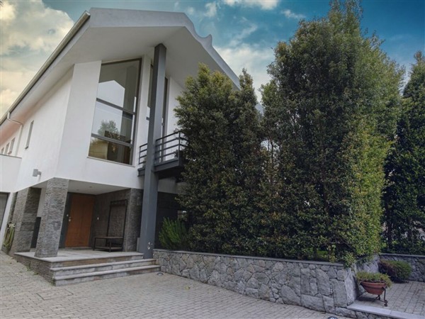 Equinox: Elegant house with a swimming pool in Cornwall
