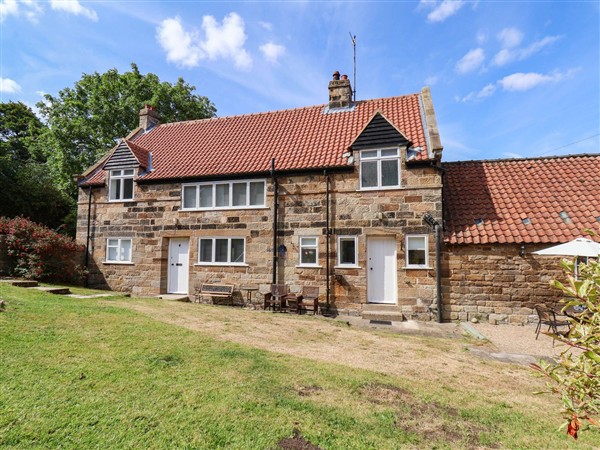 Ewe Cote Hall Farmhouse, 