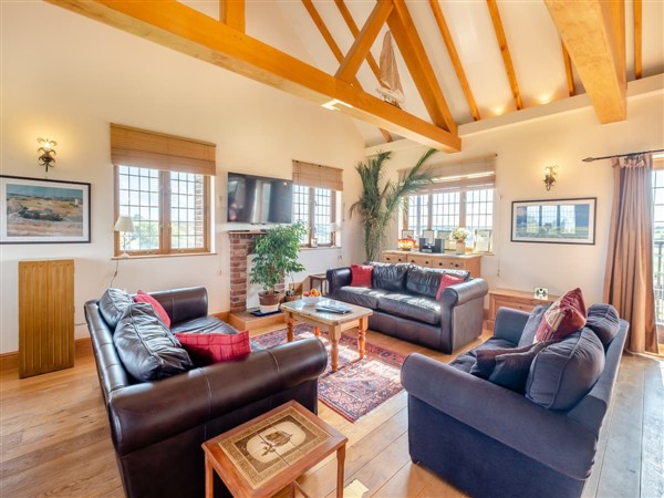 Fair Isle Holiday Cottages - Fair Isle House in Isle of Wight