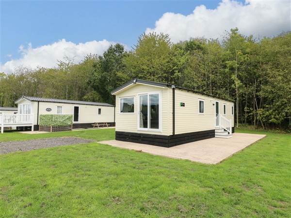 Falcon Lodge, 