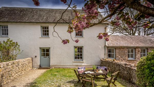Farm Cottage in Pembroke, Pembrokeshire - Dyfed