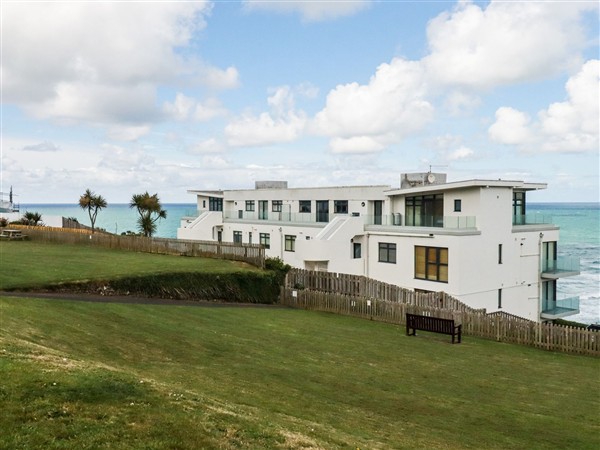 Fistral Bay Apt., 