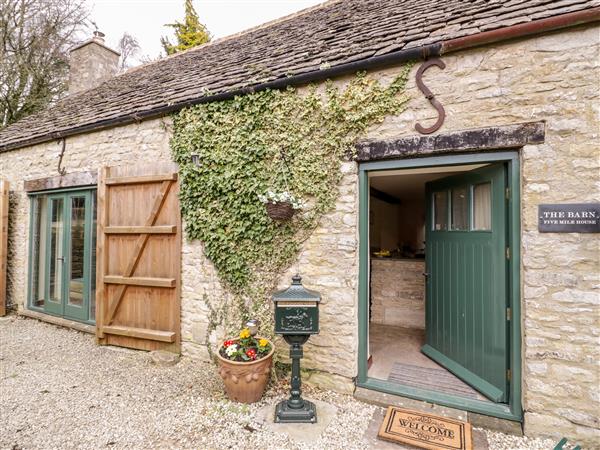 Five Mile House Barn in Duntisbourne Abbots near Cirencester, Gloucestershire