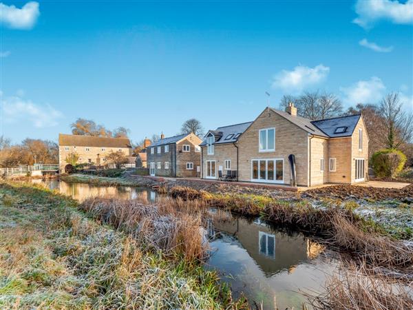 Fletland Mill Cottages - The Holt in Baston, near Peterborough, Lincolnshire