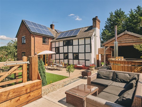 Foxbloom Cottage in Herefordshire