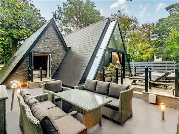 Glass Lodge, 