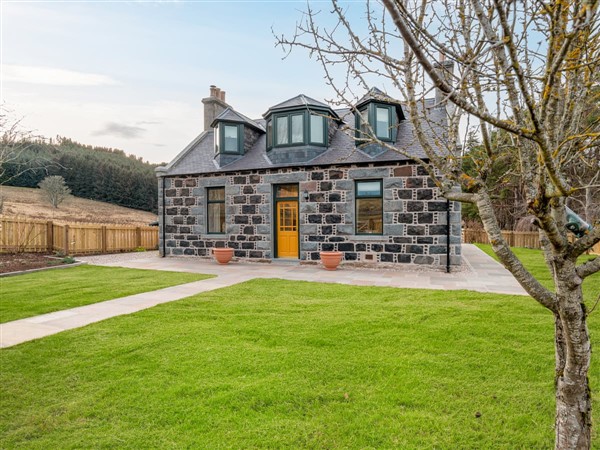 Glenkindie Estate Holiday Cottages - Greenstyle in Aberdeenshire