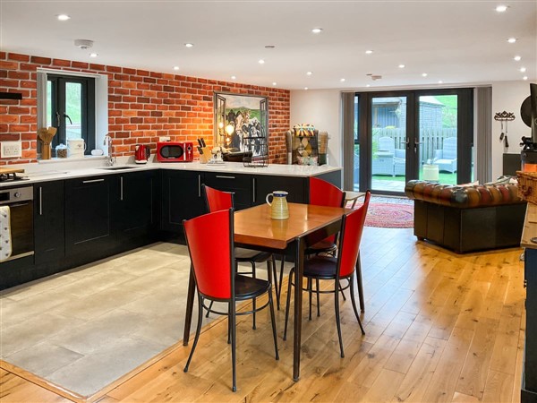 Gwenlais Barn, Llandybie Ammanford, near Llandeilo