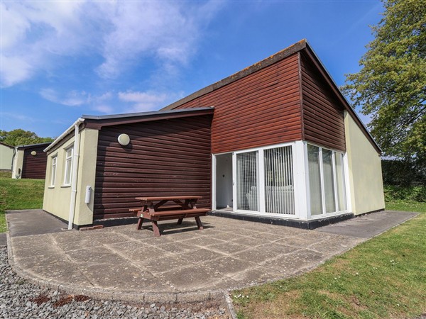 Harcombe House Accessible Pet Free Bungalow Sleeps 6 - Devon