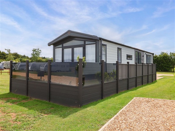 Hazelnut Lodge, 