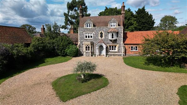 Hedge Farmhouse - Buckinghamshire