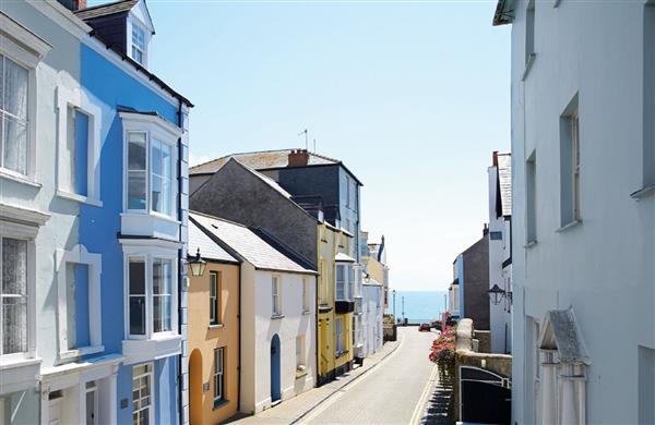 High House (Sleeping 6) in Tenby, Pembrokeshire - Dyfed