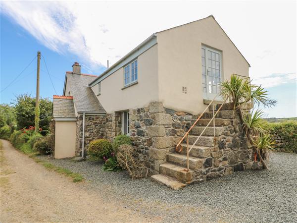 Higher Roskorwell Cottage in St Keverne, Cornwall