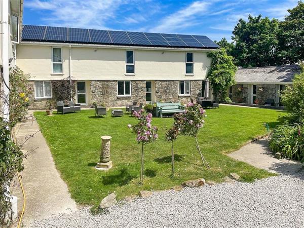 Higher Trewithen Holiday Cottages - The Barn in Cornwall