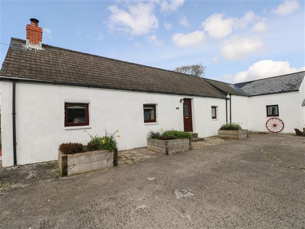 Hill Top Farm Cottage in Dyfed