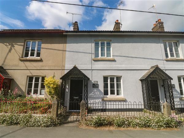 Hobbs Cottage in Sticklepath, Devon