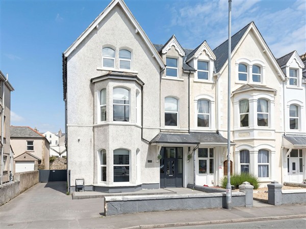 Holiday home guest house, 