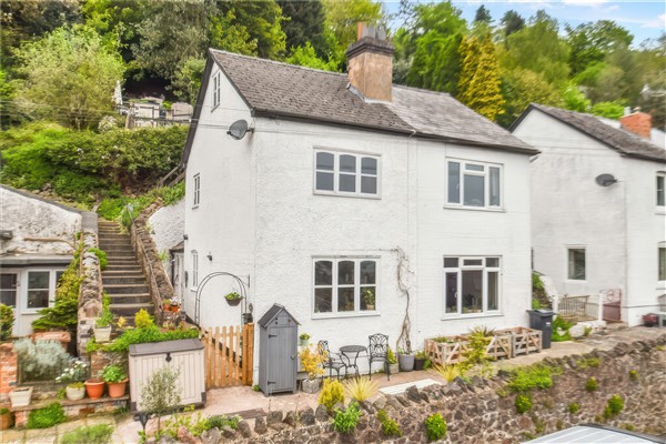 Holly Cottage in Worcestershire