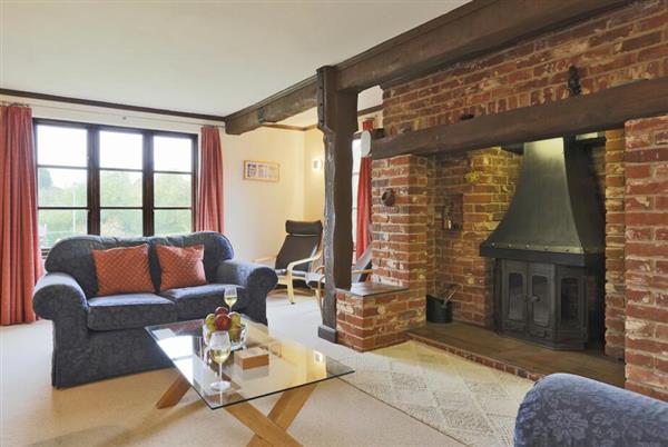 Hollybank Cottage in Ufford Pet Friendly - cottage holidays Ufford