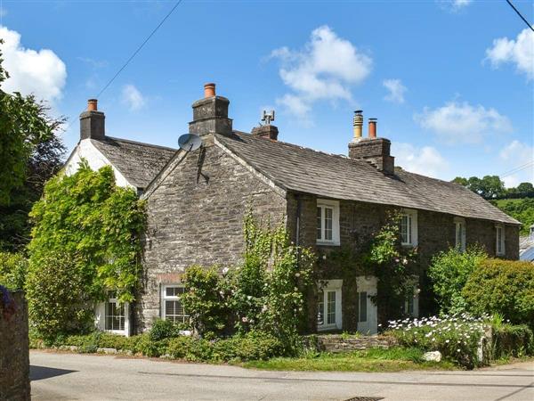 Hollyhocks Cottage in Hellandbridge, near Bodmin, Cornwall