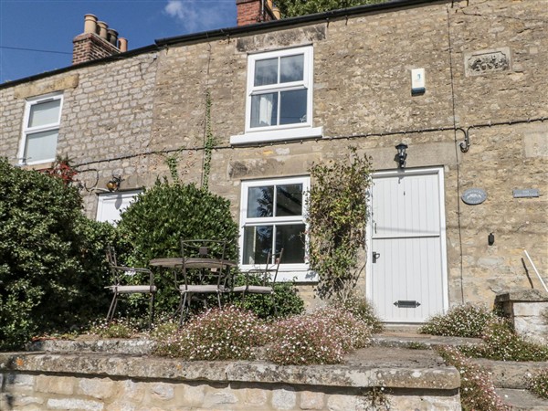 Honeysuckle Cottage in Oswaldkirk near Helmsley, North Yorkshire