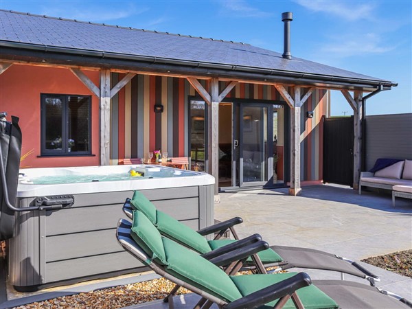 Humble Bee Cottage in Dyfed