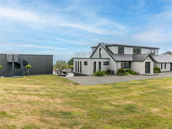 Huxham View & Annex, 