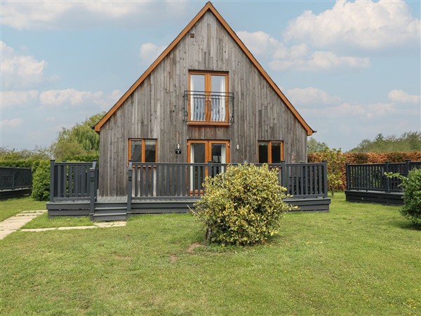 James Ville Marina Lodge 8 - South Humberside