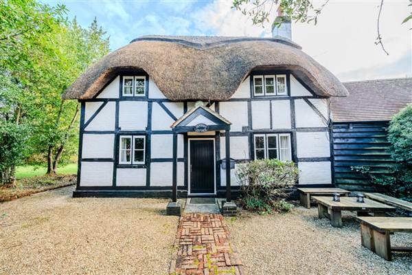 Japonica Cottage in Bank, Hampshire