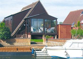 Kingfisher Lodge in Riverside Island Marina, Isleham, Cambridgeshire