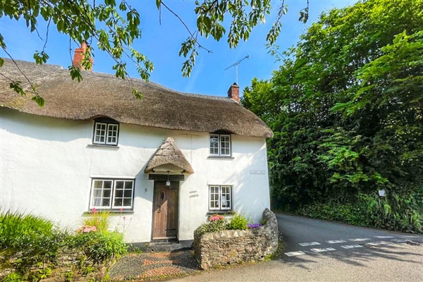 Kings Corner in Kingston, Devon